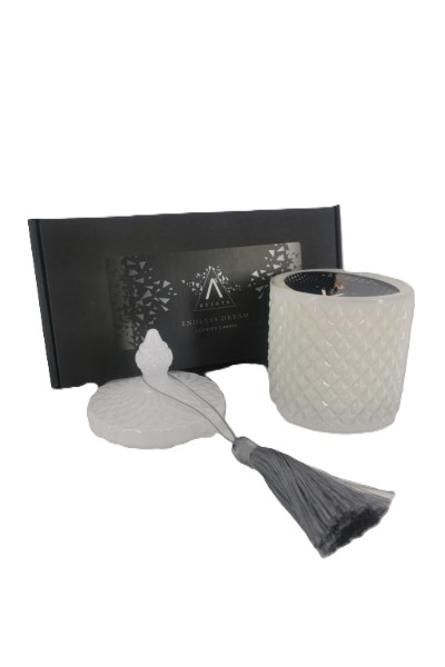 Prabangi žvakė ENDLESS DREAM. Išskirtinio dizaino ir aromato, rankų darbo žvakė suteiks jaukumo jūsų namams 250g.