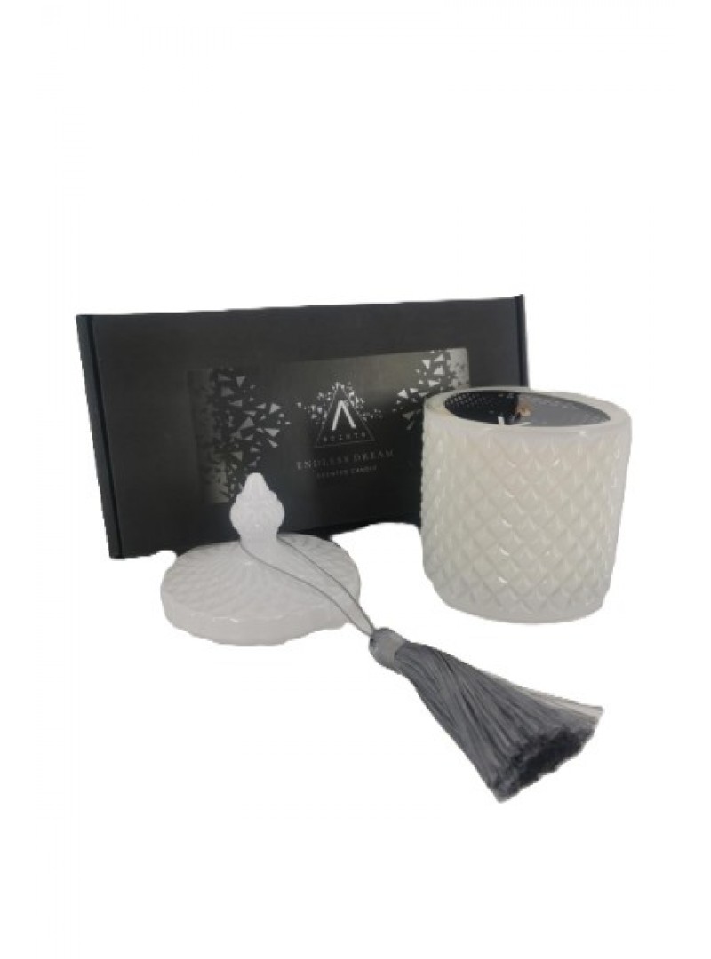 Prabangi žvakė ENDLESS DREAM. Išskirtinio dizaino ir aromato, rankų darbo žvakė suteiks jaukumo jūsų namams 250g. Prabangi žvakė ENDLESS DREAM. Išskirtinio dizaino ir aromato, rankų darbo žvakė suteiks jaukumo jūsų namams 250g.